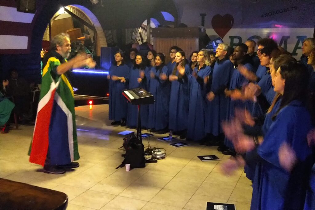 Coro gospel Sol Quair durante il concerto a favore dell'organizzazione "I poveri al centro" di Roma
